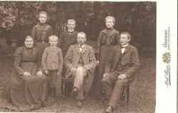 Adolf Fredrik Andersson med familj - klicka för att förstora