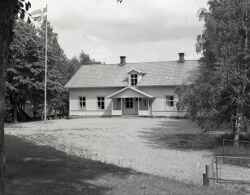 Landslagens skola vid Kvistbro kyrka - klicka fr att frstora