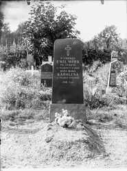 Fru Hilda Karlsson, en grav i Kvistbro - klicka för att förstora