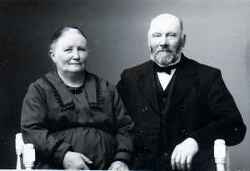 Tröskverkstillverkare Hilarius Skogholm (född 1856) med fru.  - klicka för att förstora