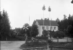 Handl. E. A. Wikstr�m, huset med brudgranar - klicka f�r att f�rstora
