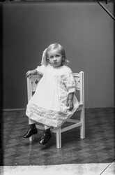 Bethy Peterson, flicka - klicka f�r att f�rstora