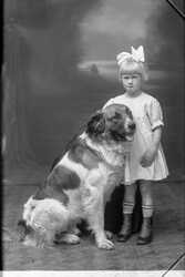 Fru E. Anderson, flicka - klicka f�r att f�rstora
