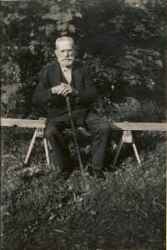 Skogvaktaren Per Gustaf Pettersson i Kärrgruvan född 1852 och död 1943 som var storjägare enligt Saxons 
