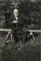 Skogvaktaren Per Gustaf Pettersson i K�rrgruvan f�dd 1852 och d�d 1943 som var storj�gare enligt Saxons 