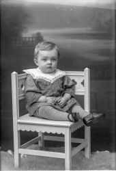 Fru Hildur Erikson, gosse - klicka f�r att f�rstora