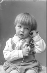 Fru Ingrid Thulin, gosse - klicka f�r att f�rstora