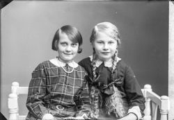 Fru Signe Peterson, barn - klicka f�r att f�rstora