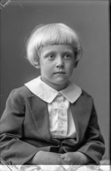 Fru Signe Spong, gosse - klicka för att förstora Fru Signe Spong, gosse - klicka för att förstora