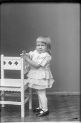 Fru Ebba Hagberg, flicka - klicka f�r att f�rstora