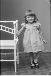 Alfhild Peterson, flicka - klicka f�r att f�rstora