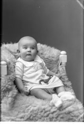 Doktor Juhlin, flicka - klicka f�r att f�rstora