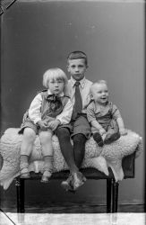 Fru Edith Ignell, barn - klicka f�r att f�rstora