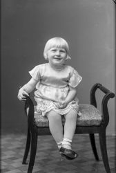 Ernst Nilson,flicka - klicka f�r att f�rstora