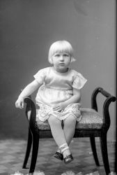 Ernst Nilson,flicka - klicka f�r att f�rstora