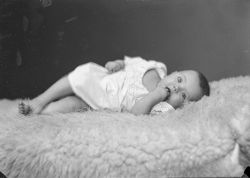 Elsa Ekstrand, flicka - klicka f�r att f�rstora