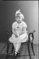 Fru Lilli Eckervall, flicka - klicka f�r att f�rstora