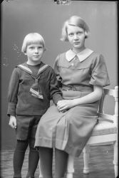 Fru Hanna Larson, barn - klicka f�r att f�rstora