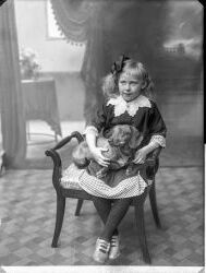 Inspekt�r Schultz flicka och hund - klicka f�r att f�rstora