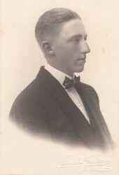 Handlanden John Hallblom - klicka f�r att f�rstora