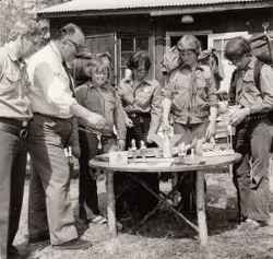 Vid Fjugesta scoutstuga - klicka fr att frstora