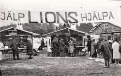 Lottst�nd under parollen �Hj�lp Lions hj�lpa� - klicka f�r att f�rstora
