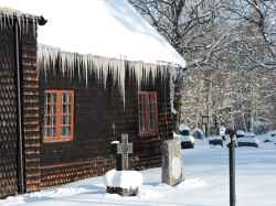 Tångeråsa kyrka en vinterdag - klicka för att förstora