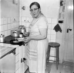Anna Greta Andersson, husmor  från Brohyttan. Aktiv medlem i Brotorps Missionsförsamling under många år. - klicka för att förstora