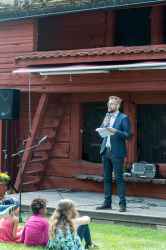 Kommundirektör Martin Willén höll tal vid Nationaldagsfirandet 2017 - klicka för att förstora