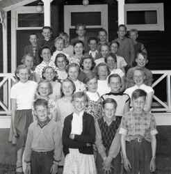 Elever vid Binninge skola. L�mnad fr�n Elisabet Edlund. - klicka f�r att f�rstora