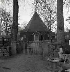 Kvistbro kyrka och kyrkogård. - klicka för att förstora