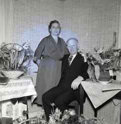 Ernst Sirsj� med hustru under sin 50-�rsdag - klicka f�r att f�rstora