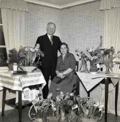 Ernst Sirsj� med hustru under sin 50-�rsdag - klicka f�r att f�rstora