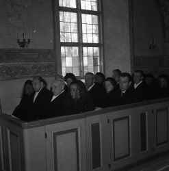 Deltagare vid fru Eva Perssons begravning - klicka f�r att f�rstora