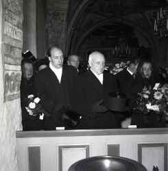 Deltagare vid fru Eva Perssons begravning - klicka f�r att f�rstora