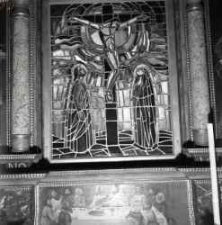 Fönster i koret i samband med restaureringen av Kvistbro kyrka - klicka för att förstora