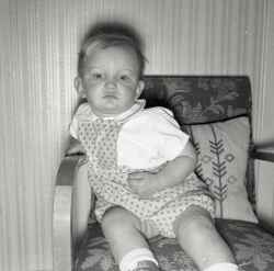 Dag Hansson fr�n Edsberg S�rby sittandes i f�t�lj - klicka f�r att f�rstora