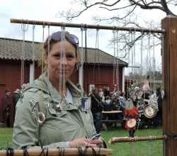 En ok�nd spekulant p� en vacker halskedja som s�ldes p� H�gan  Vikingadagen 2018 - klicka f�r att f�rstora