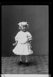 Ida Olsson flicka (Aina?) - klicka f�r att f�rstora