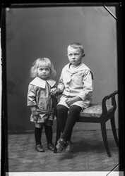 Alma Peterson barn - klicka f�r att f�rstora