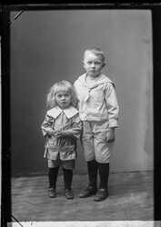 Alma Peterson barn - klicka f�r att f�rstora