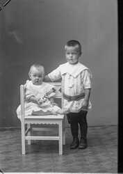 Fru Nora Nylin barn - klicka för att förstora