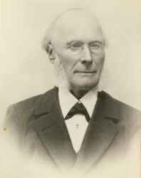 Förre handlare N G Westlund i Gropen, förut i Höglunda med flera platser. Född den 19 april 1829 och död den 10 februari 1922. - klicka för att förstora