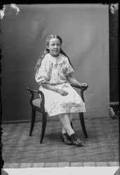 Alma Larson flicka Elsa - klicka f�r att f�rstora