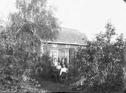 Agaton Johansson Bergav�gen m�lare med fru och barnen Signe, Everth o Elof - klicka f�r att f�rstora