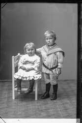 Fru H. Peterson barn - klicka f�r att f�rstora