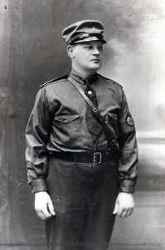 Alfons Nilsson i Via i uniform år 1931 - klicka för att förstora