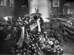 Fru Alma Nilson, interi�r likrum - klicka f�r att f�rstora